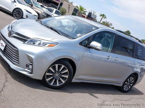 2019 Toyota Sienna Limited Premium