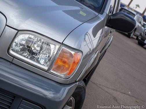 2000 Nissan Pathfinder XE