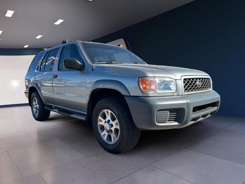2000 Nissan Pathfinder XE