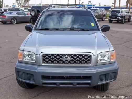 2000 Nissan Pathfinder XE