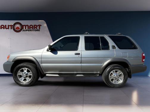 2000 Nissan Pathfinder XE