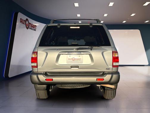 2000 Nissan Pathfinder XE