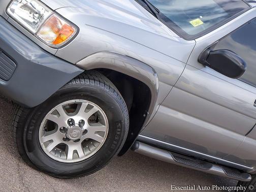 2000 Nissan Pathfinder XE