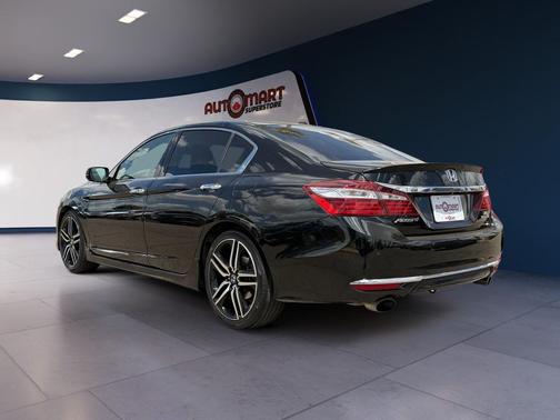 Crystal Black Pearl 2016 Honda Accord Touring