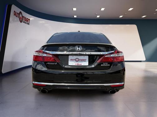 Crystal Black Pearl 2016 Honda Accord Touring