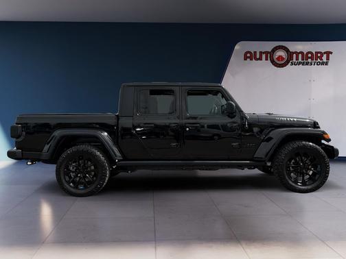 Black Clearcoat 2023 Jeep Gladiator Willys 4x4