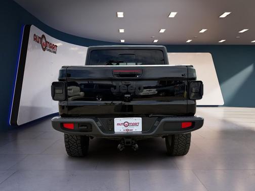 Black Clearcoat 2023 Jeep Gladiator Willys 4x4