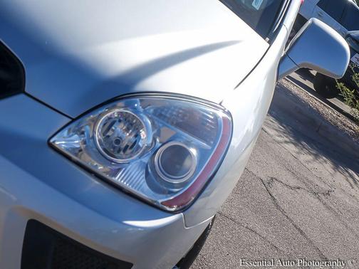 2009 Kia Rondo LX