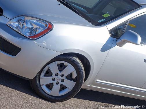 2009 Kia Rondo LX