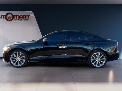 2021 Volvo S60 T5 Momentum