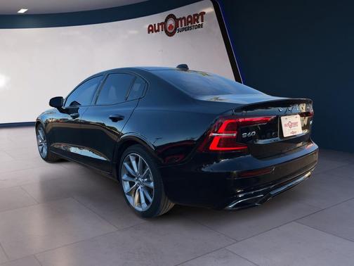 2021 Volvo S60 T5 Momentum