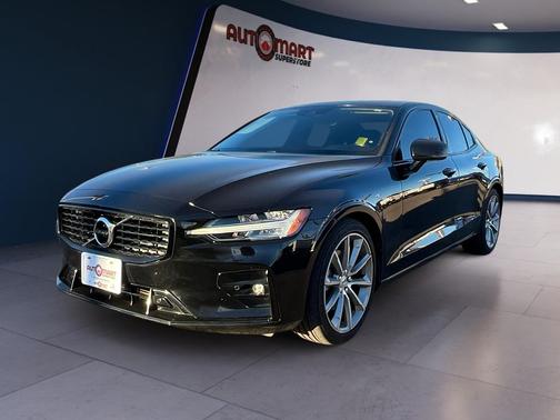 2021 Volvo S60 T5 Momentum