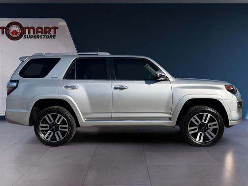 Classic Silver Metallic 2017 Toyota 4Runner SR5