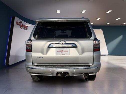 Classic Silver Metallic 2017 Toyota 4Runner SR5
