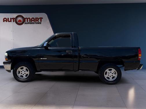 Onyx Black 2002 Chevrolet Silverado 1500 LS