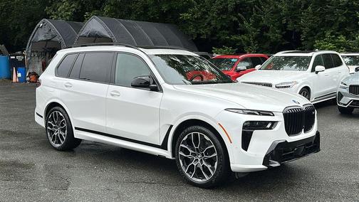 Mineral White Metallic 2026 BMW X7 M60i
