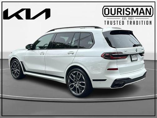 Mineral White Metallic 2026 BMW X7 M60i