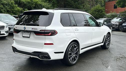 Mineral White Metallic 2026 BMW X7 M60i