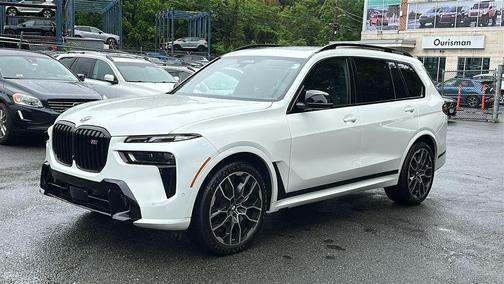 Mineral White Metallic 2026 BMW X7 M60i