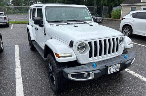 Bright White Clearcoat 2022 Jeep Wrangler Unlimited 4xe Sahara