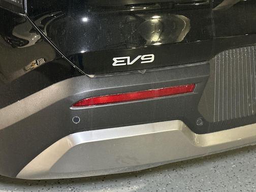 Ebony 2026 Kia EV9 Wind