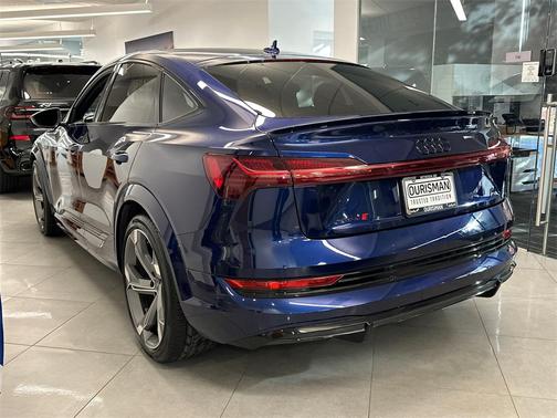 2022 Audi e-tron S Prestige