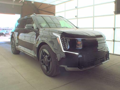 Aurora Black Pearl 2024 Kia EV9 GT-Line