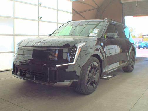 Aurora Black Pearl 2024 Kia EV9 GT-Line