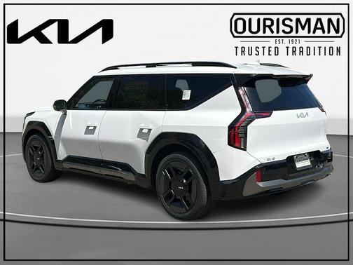 White Pearl 2026 Kia EV9 GT-Line