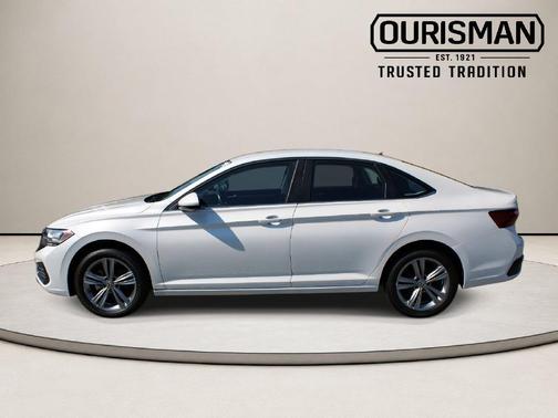 Opal White Pearl Effect 2023 Volkswagen Jetta 1.5T SE