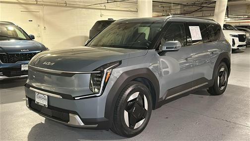 Iceberg Green 2024 Kia EV9 Wind