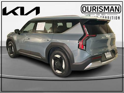 Iceberg Green 2024 Kia EV9 Wind