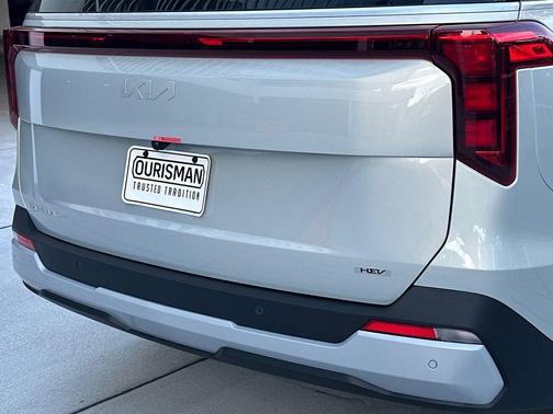 Ivory 2026 Kia Carnival Hybrid EX