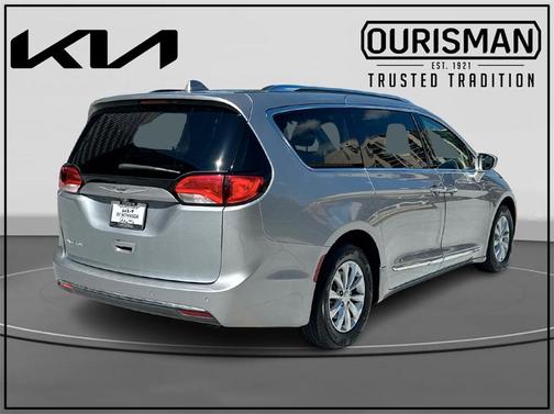 2019 Chrysler Pacifica Touring-L