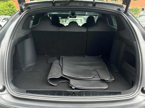 2024 Tesla Model X Base