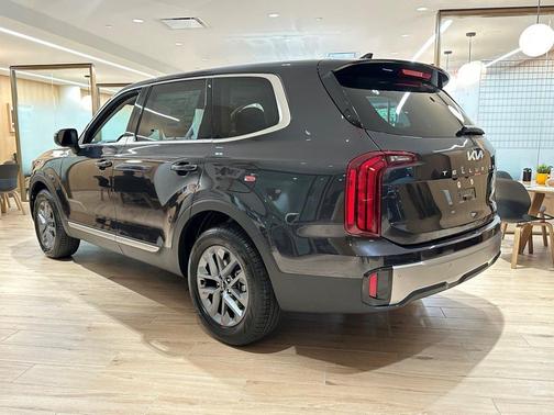 2025 Kia Telluride LX
