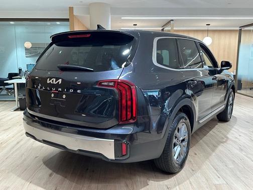 2025 Kia Telluride LX