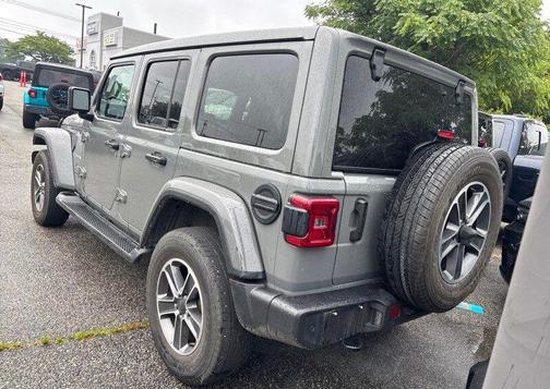 Sting Gray Clearcoat 2023 Jeep Wrangler Sahara