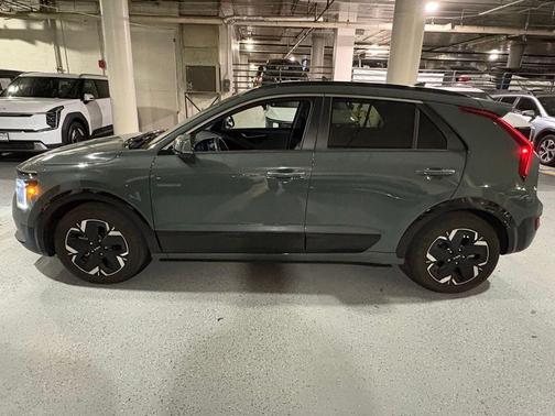 Green 2023 Kia Niro EV Wave