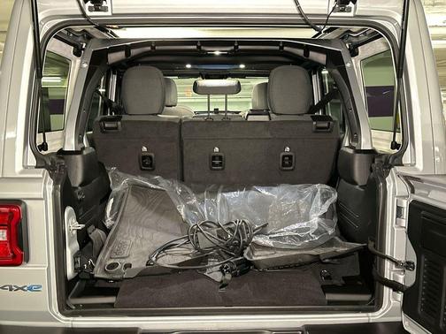 Silver Zynith Clearcoat 2024 Jeep Wrangler 4xe Sport