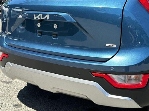 Mineral Blue 2024 Kia Niro EX