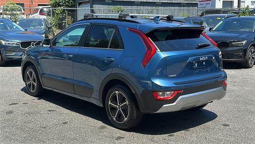 Mineral Blue 2024 Kia Niro EX