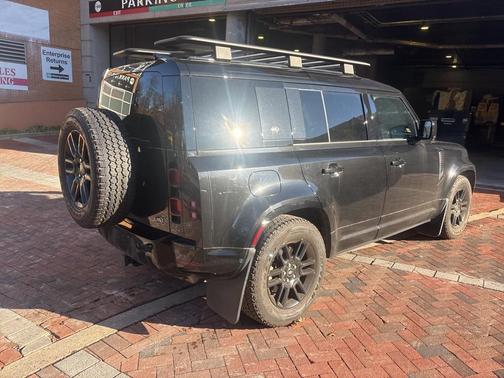 2022 Land Rover Defender 110 X-Dynamic SE