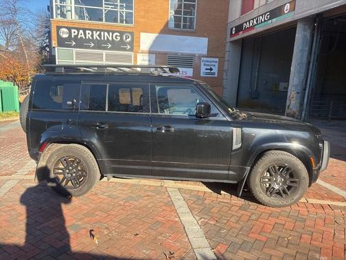 2022 Land Rover Defender 110 X-Dynamic SE