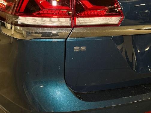 Tourmaline Blue Metallic 2022 Volkswagen Atlas 2.0T SE