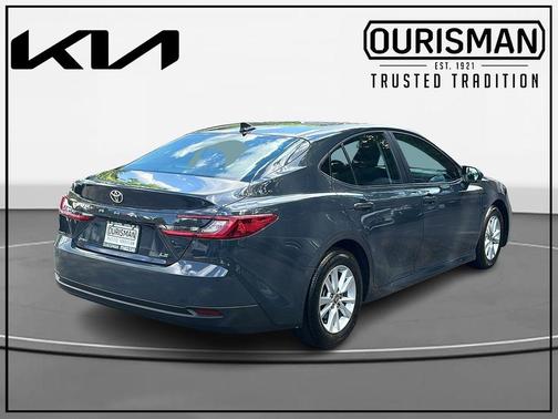 UNDERGROUND 2025 Toyota Camry LE