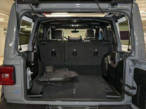 Sting Gray Clearcoat 2023 Jeep Wrangler 4xe Sahara