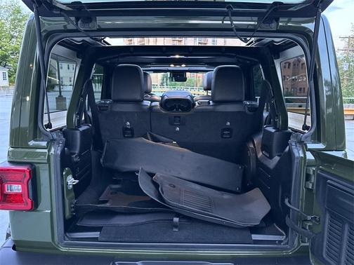 2021 Jeep Wrangler Unlimited Sahara Altitude