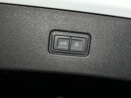 2022 Audi Q7 55 Premium