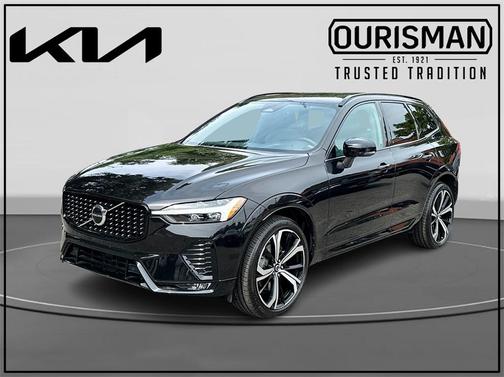 2022 Volvo XC60 B6 R-Design